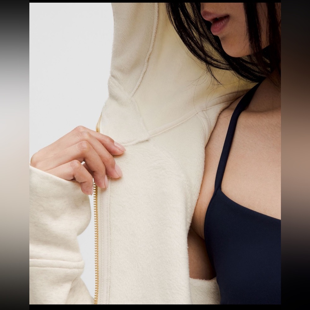 Lululemon Scuba full zip hoodie plush. Heathered Bone with gold zipper. Size 4. - Picture 11 of 16